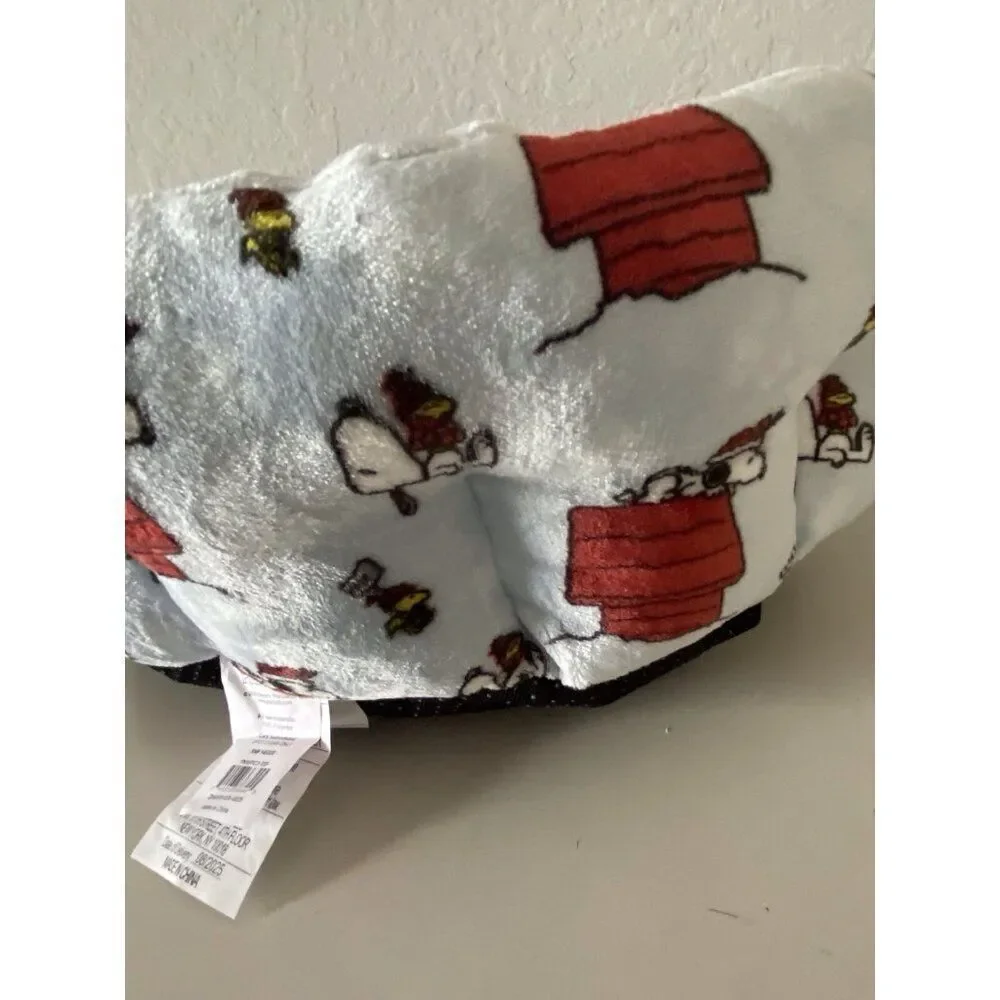 Peanuts Snoopy Small Dog Pet Cozy Cuddler Bed Christmas‎ Doghouse 19 X 15 X 7”